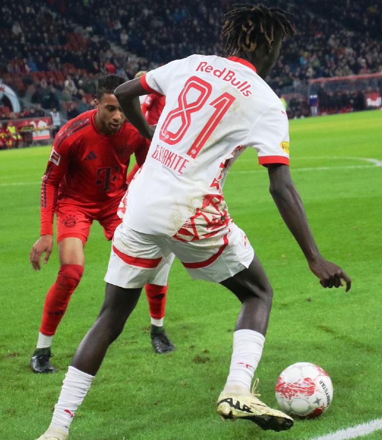 奥利塞德甲适应与成长轨迹:从英超到拜仁的跨越之路